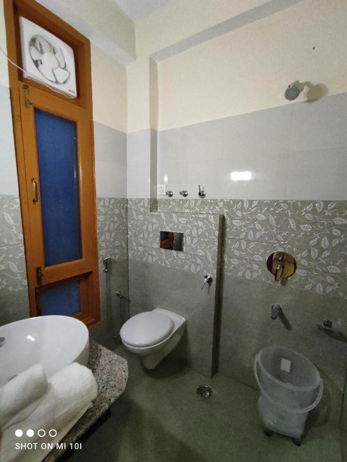 Hotel Cozy Haven Mandi Exterior foto